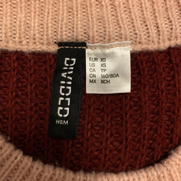 H&M women’s chevron sweater - Picture 2 of 2